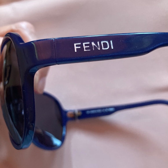 Fendi sunglasses - Picture 2 of 4
